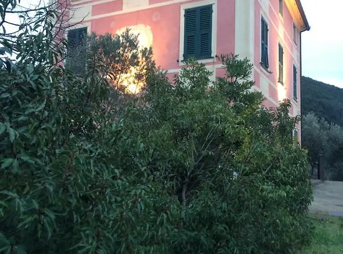 Margherita Vicino A Sestri Levante Per 5 In Ottocentesca Castiglione Chiavarese